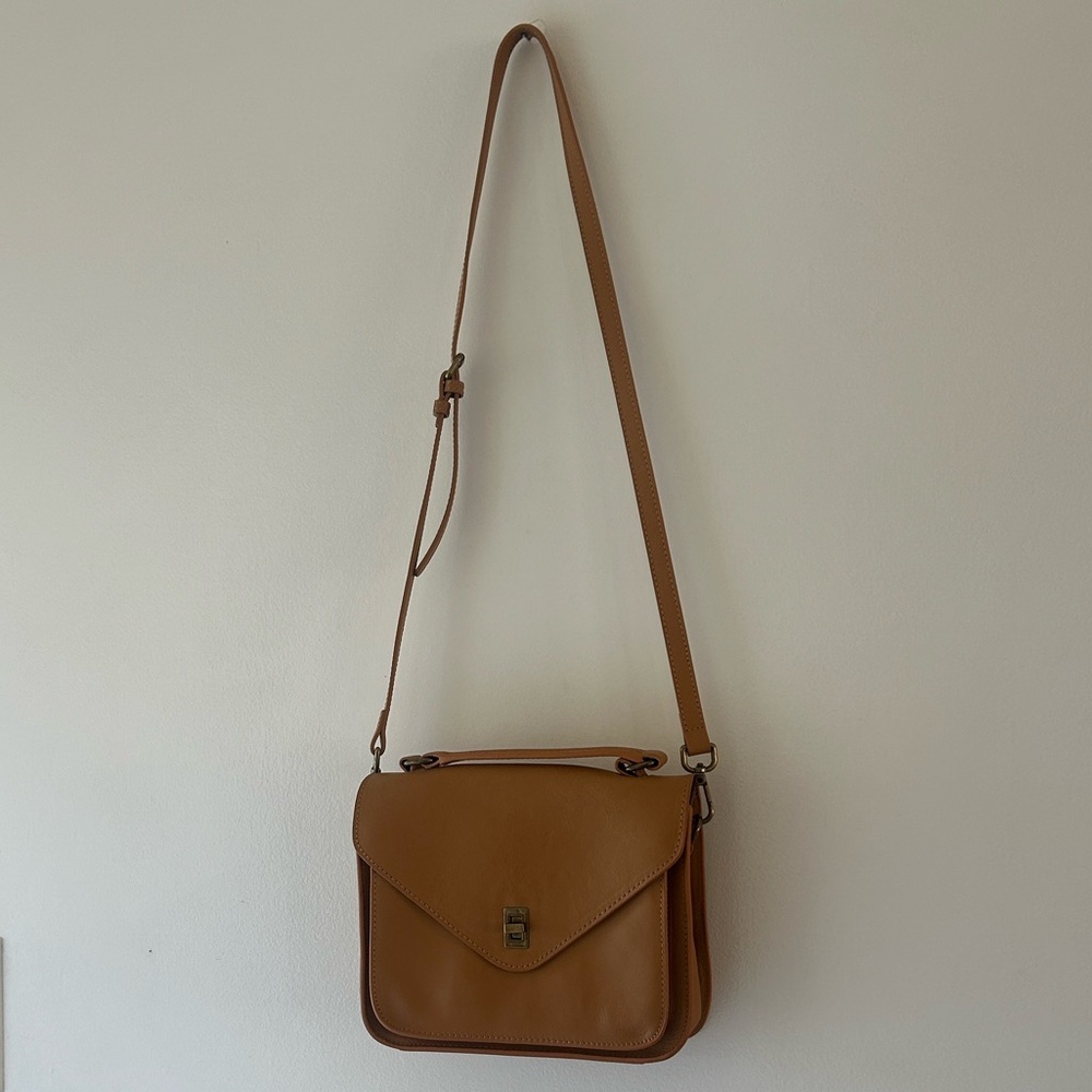 Elegant tan Shoulder Bag - Picture 2 of 14